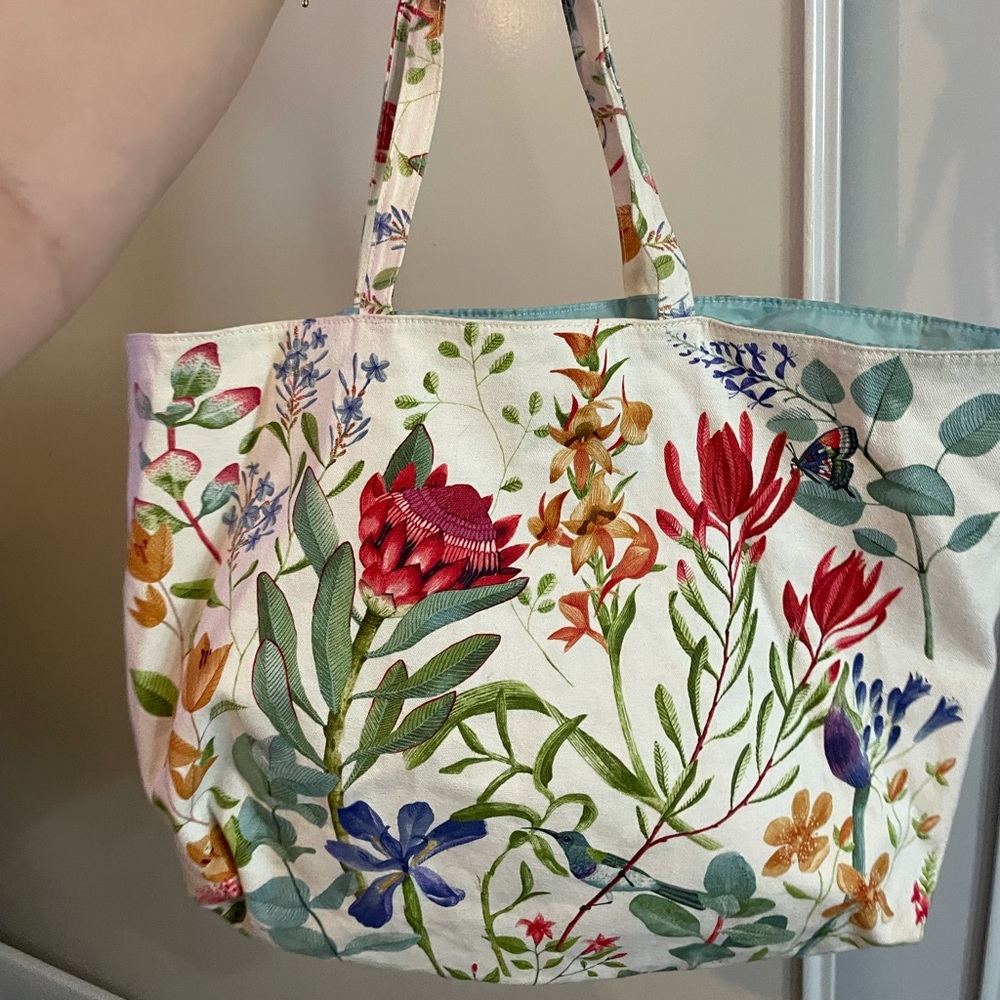 Floral tote bag